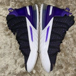 Lebron 18 Lakers Size 9 Mens